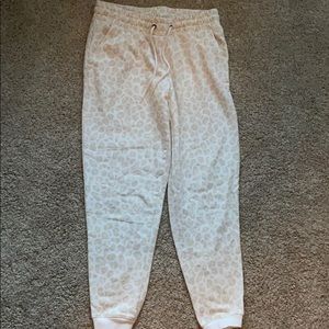 Old navy Chettah joggers